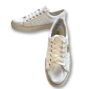 G by Guess Women's Quilted Fashion Sneakers, Size 9‎